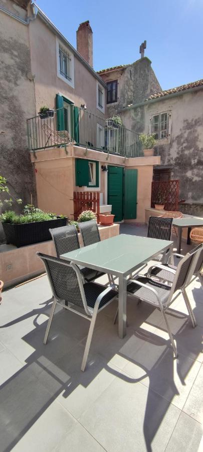 Luxury Apartment - Old Soul With A New Heart Cres Kültér fotó